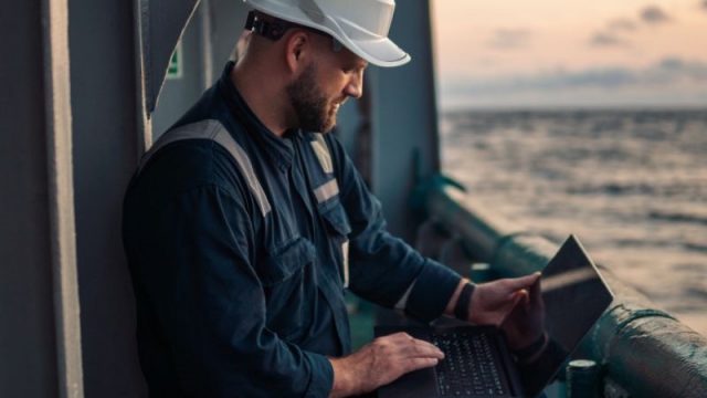 Inmarsat signs deal with Tapiit Live to provide live stream training for seafarer at sea