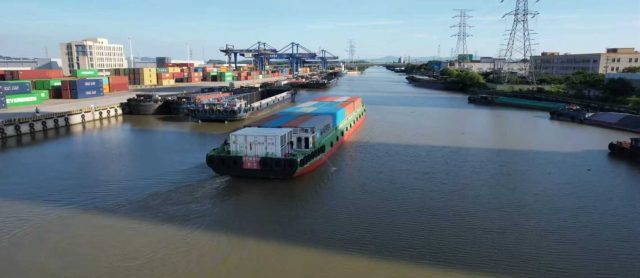 Wah Kwong, NatPower and Wuxing Ruituo sign MoU to develop zero-carbon inland waterway shipping routes